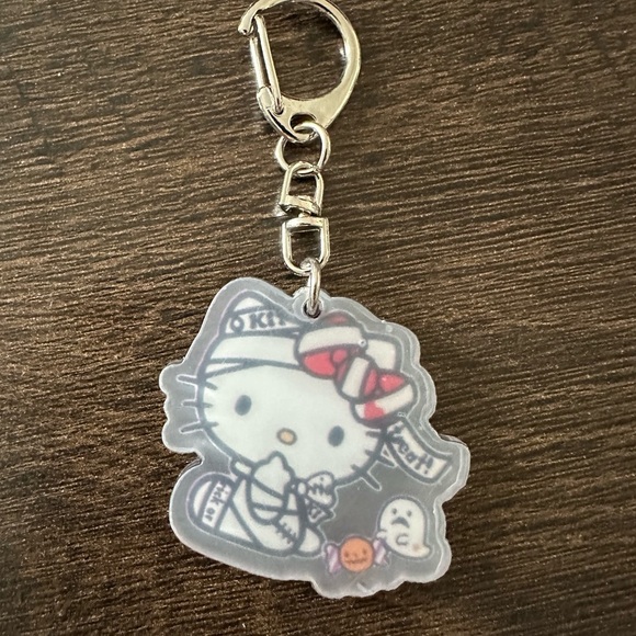 Hello Kitty Halloween Mummy Keychain - Picture 3 of 3